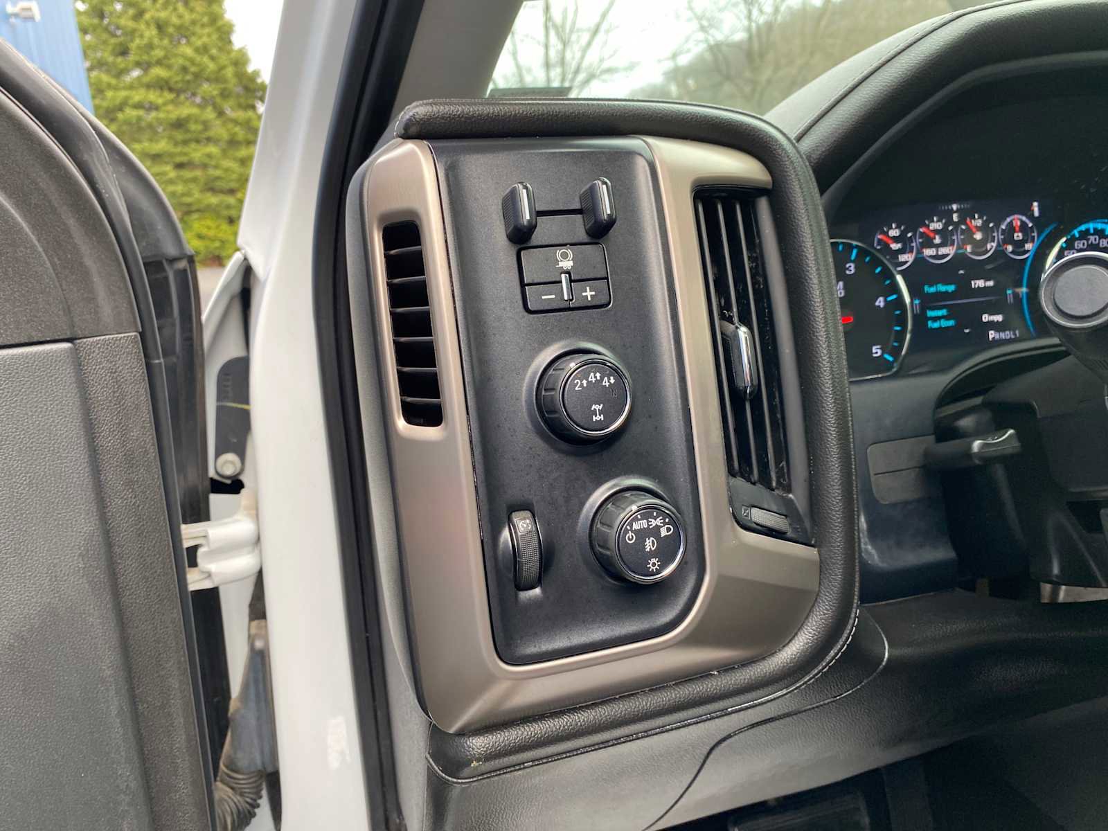 Used 2017 GMC Sierra 3500 Denali w/ Duramax Plus Package image 16