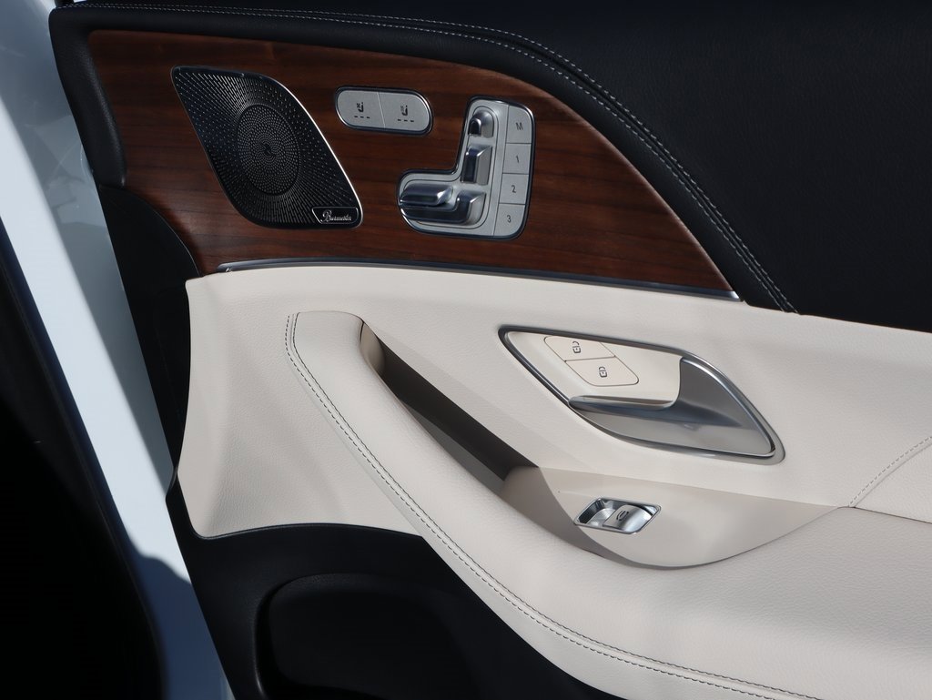 New 2026 Mercedes-Benz GLS 450 4MATIC image 16