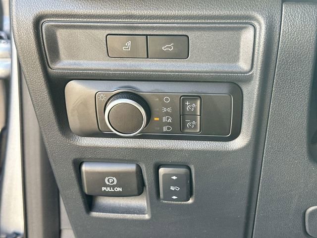 Used 2024 Ford Expedition XLT RWD image 17