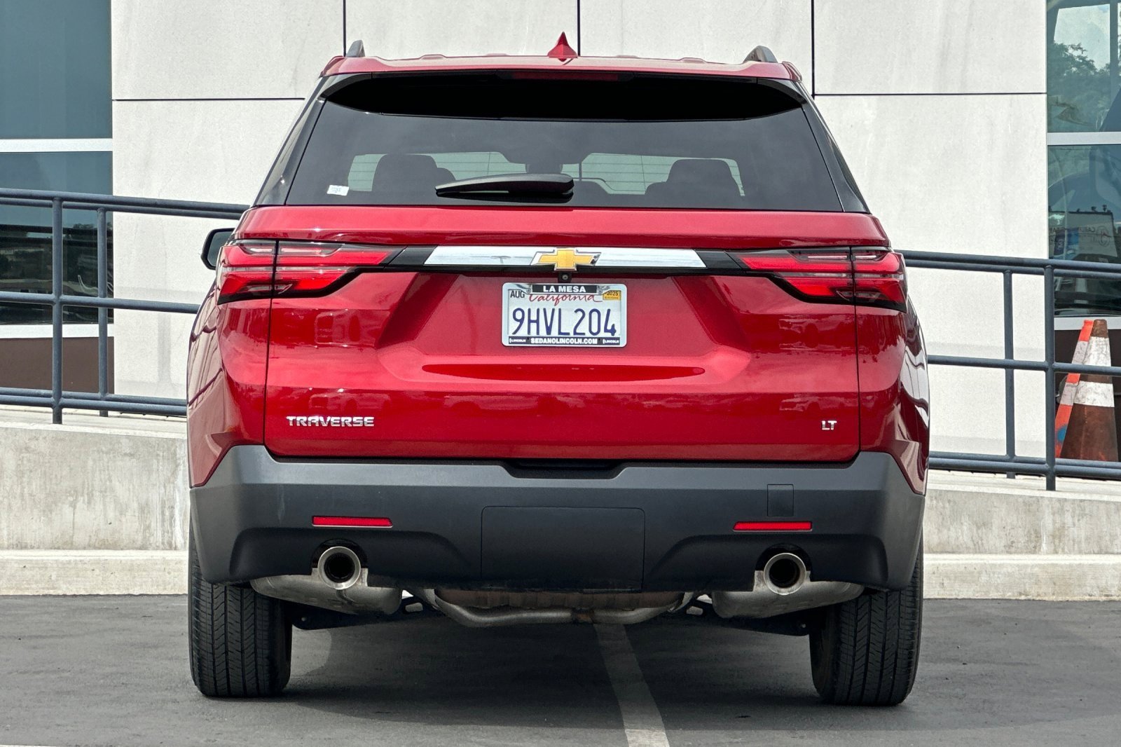 Used 2023 Chevrolet Traverse LT image 4