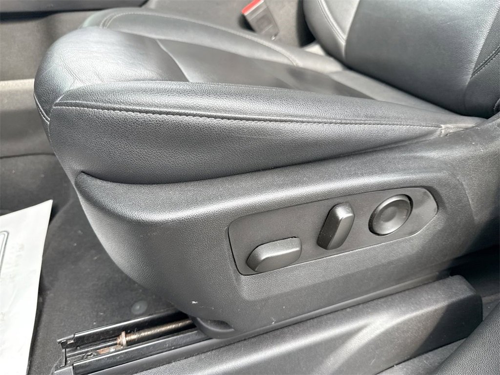 Used 2023 Chevrolet Suburban LT image 12