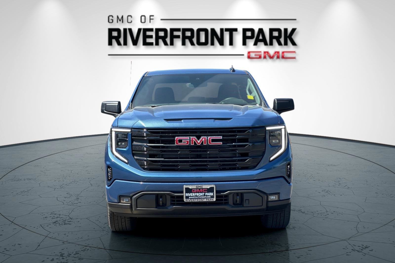 New 2025 GMC Sierra 1500 Elevation image 8