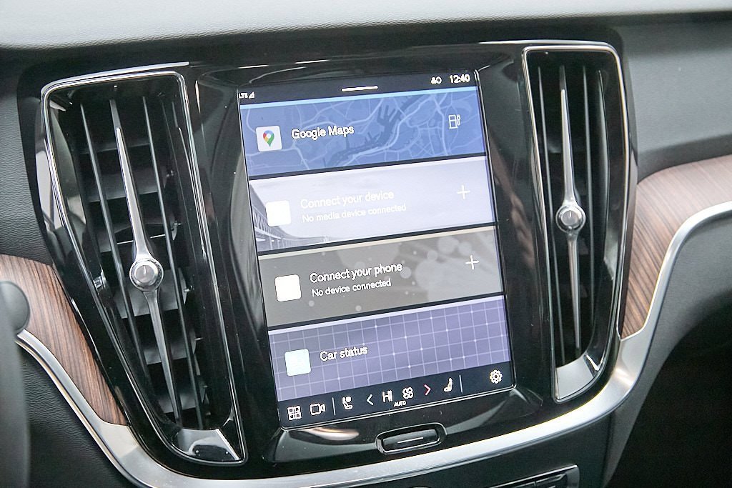 Certified 2025 Volvo S60 T8 Plus w/ Climate Package image 16