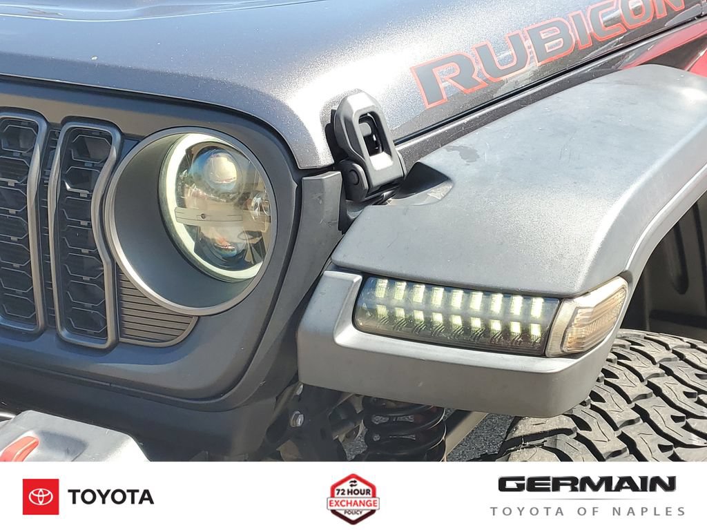 Used 2023 Jeep Gladiator Rubicon AWD/4WD image 16