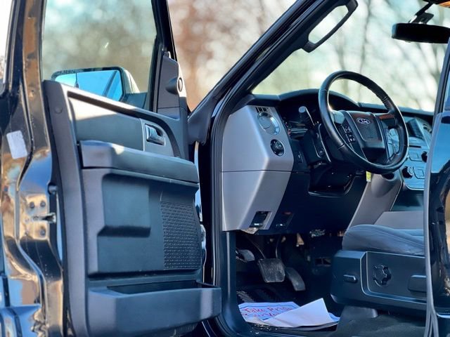 Used 2017 Ford Expedition XLT RWD image 9