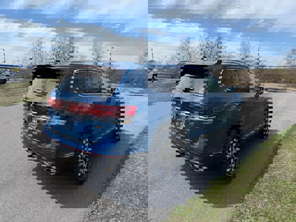 New 2025 Volkswagen Atlas SEL image 7