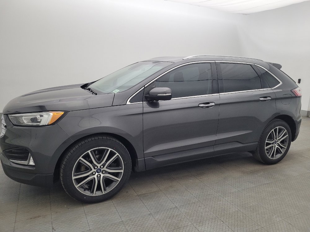 Used 2020 Ford Edge Titanium image 2