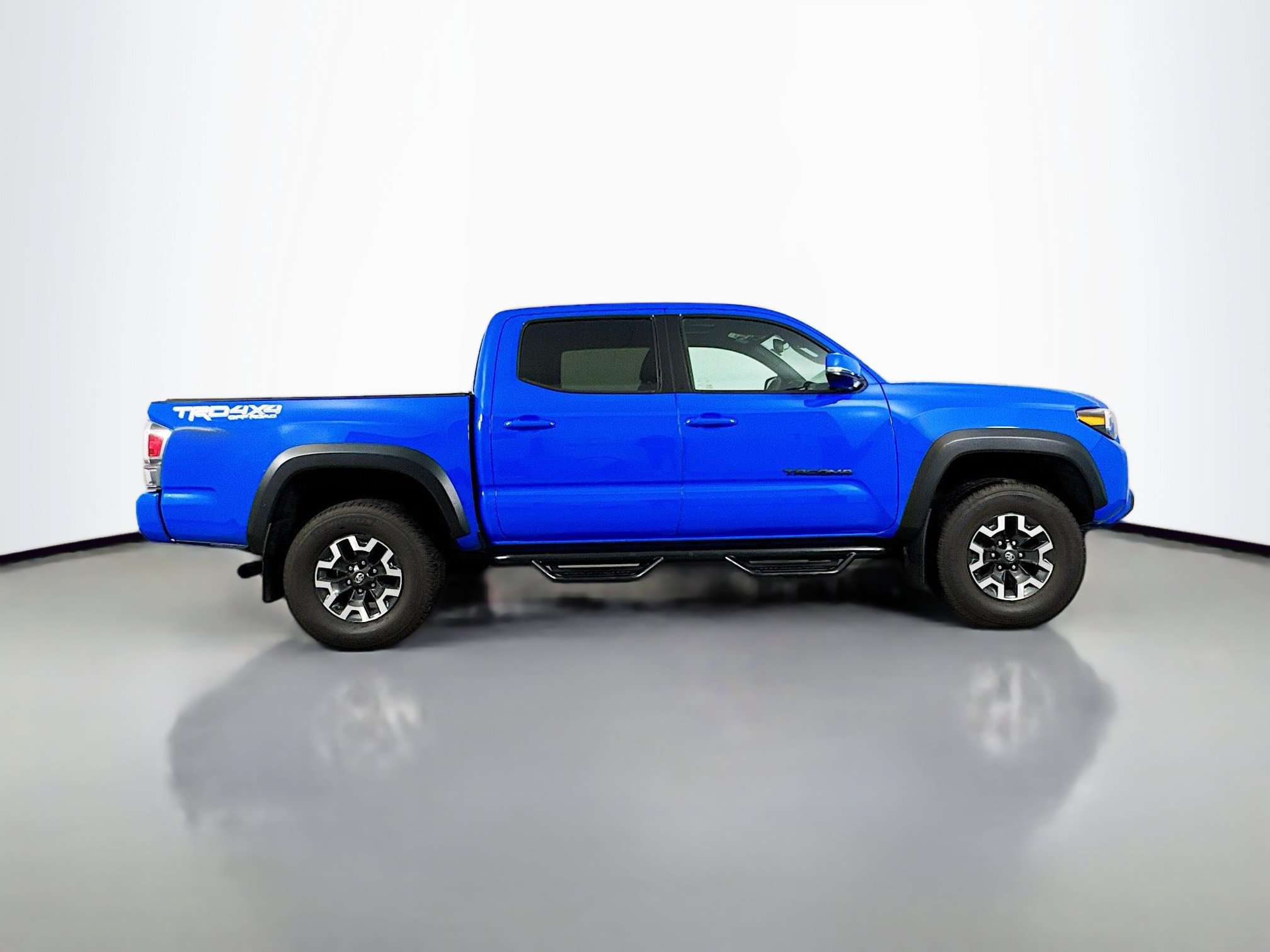 Certified 2021 Toyota Tacoma TRD Off-Road w/ TRD Premium Off Road Package AWD/4WD image 8