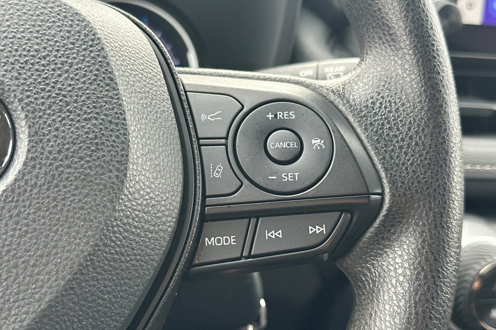 Certified 2025 Toyota RAV4 LE image 29