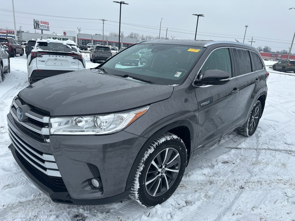 Used 2018 Toyota Highlander XLE image 3