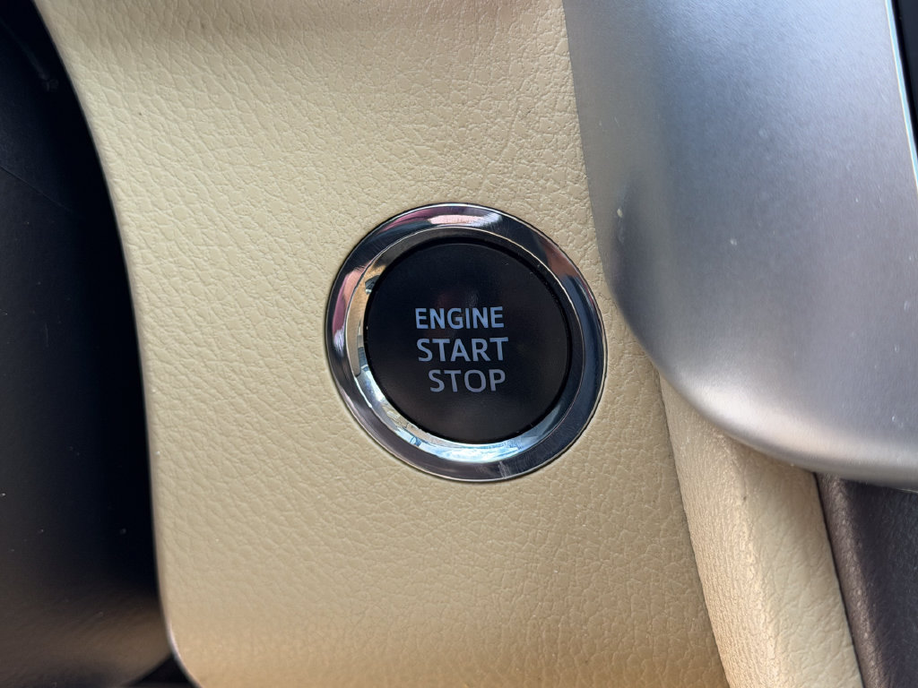 Used 2016 Toyota Highlander XLE AWD/4WD image 36