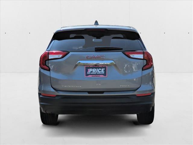 Used 2024 GMC Terrain SLE image 7
