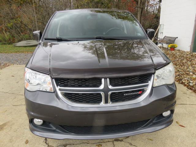 Used 2019 Dodge Grand Caravan SXT image 2
