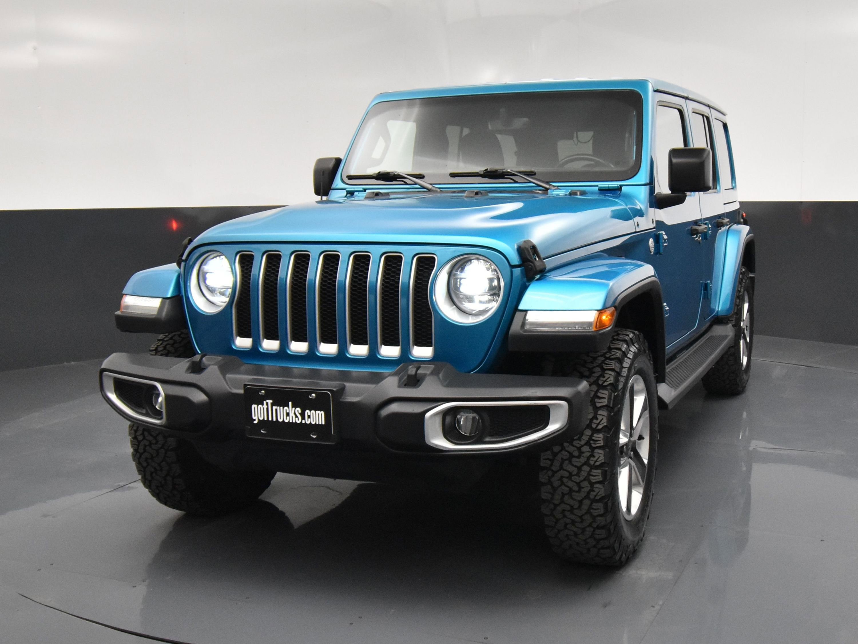 Used 2020 Jeep Wrangler Unlimited Sahara image 2