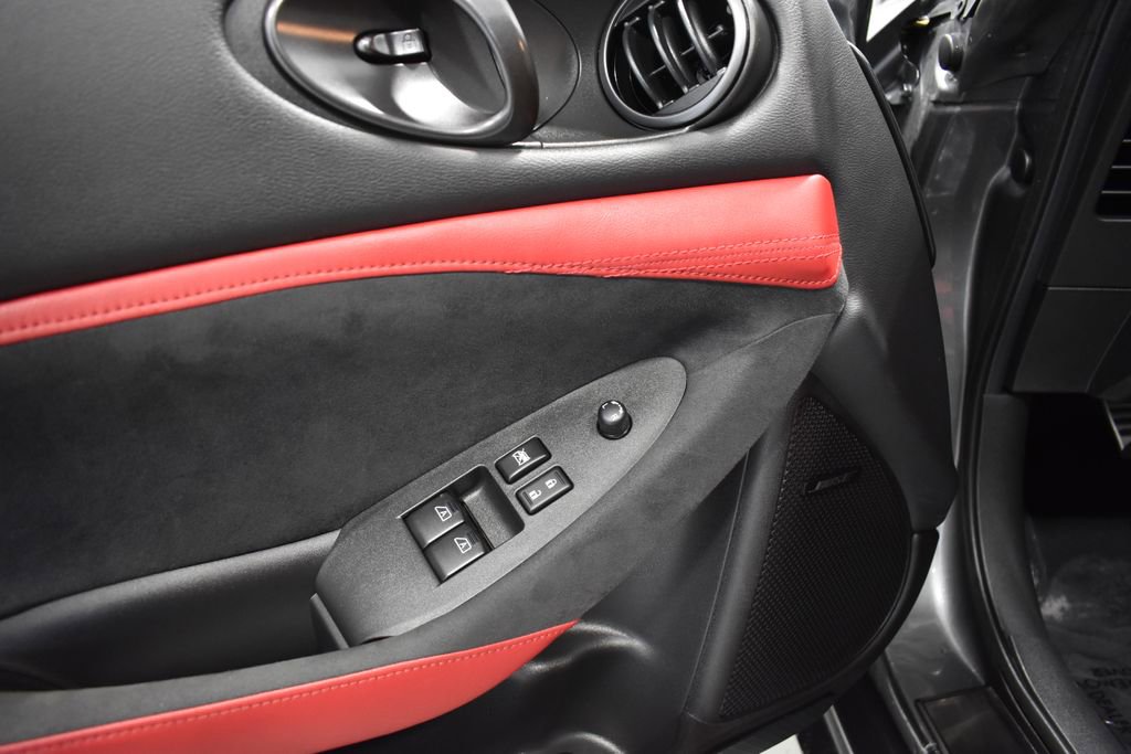 Certified 2024 Nissan Z Performance w/ Floor Mat Package image 15