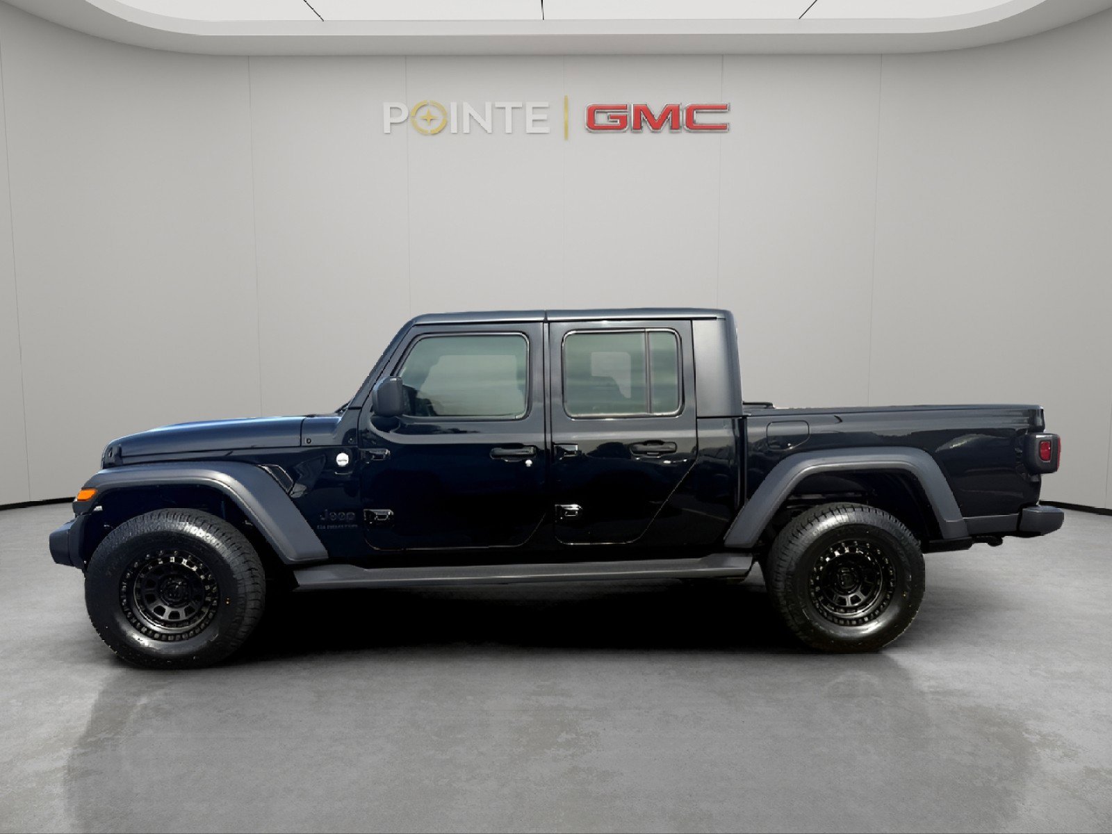 Used 2020 Jeep Gladiator Sport image 10