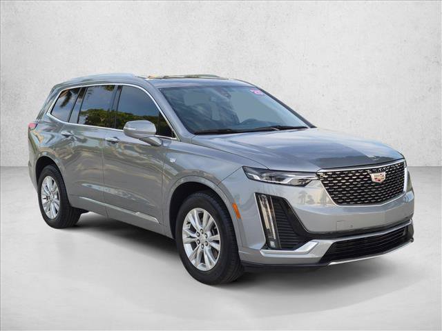 Used 2025 Cadillac XT6 Luxury FWD image 3