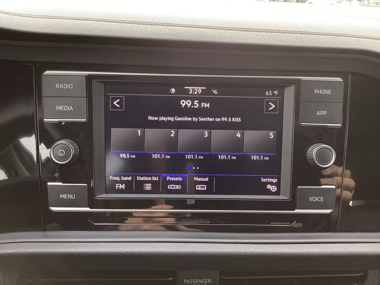 Used 2024 Volkswagen Jetta SE image 21