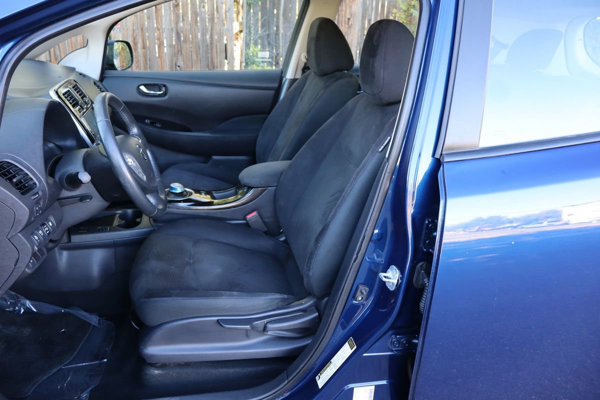 Used 2016 Nissan Leaf SV image 19