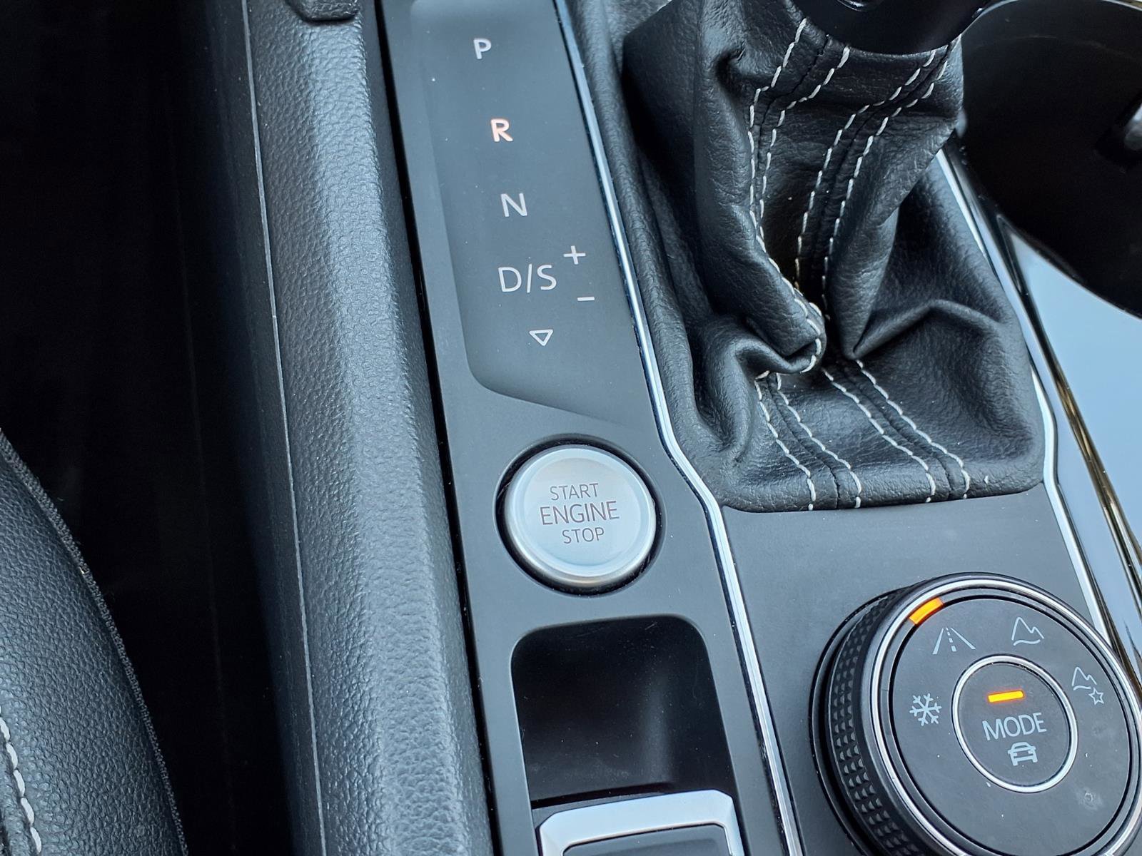 Used 2021 Volkswagen Atlas SEL R-Line image 29