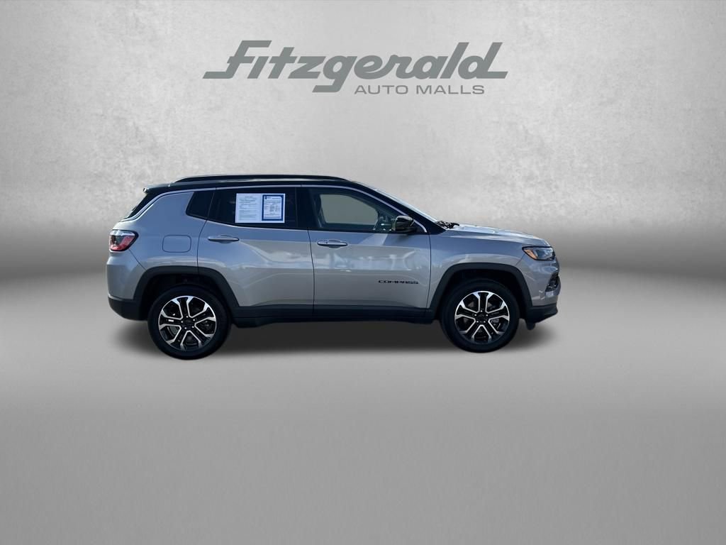 Used 2022 Jeep Compass Limited image 11