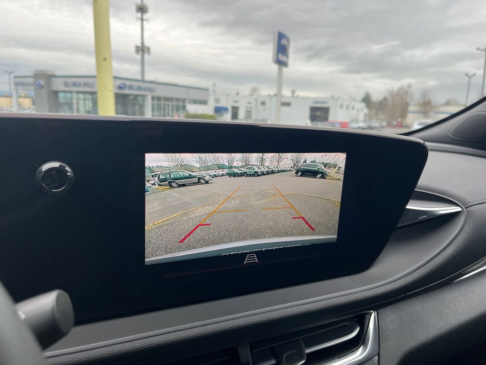 Used 2025 Buick Envista Preferred image 23