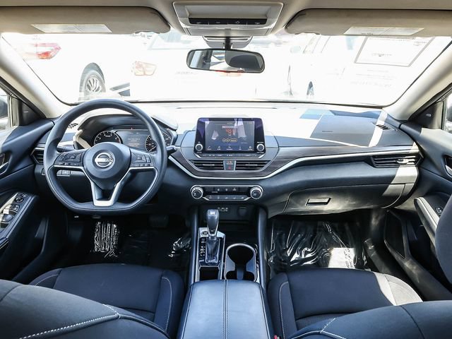 Used 2024 Nissan Altima 2.5 SV FWD image 14