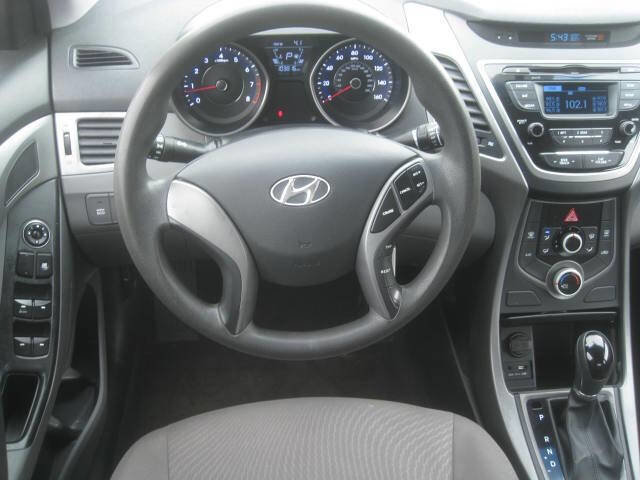 Used 2016 Hyundai Elantra SE image 11