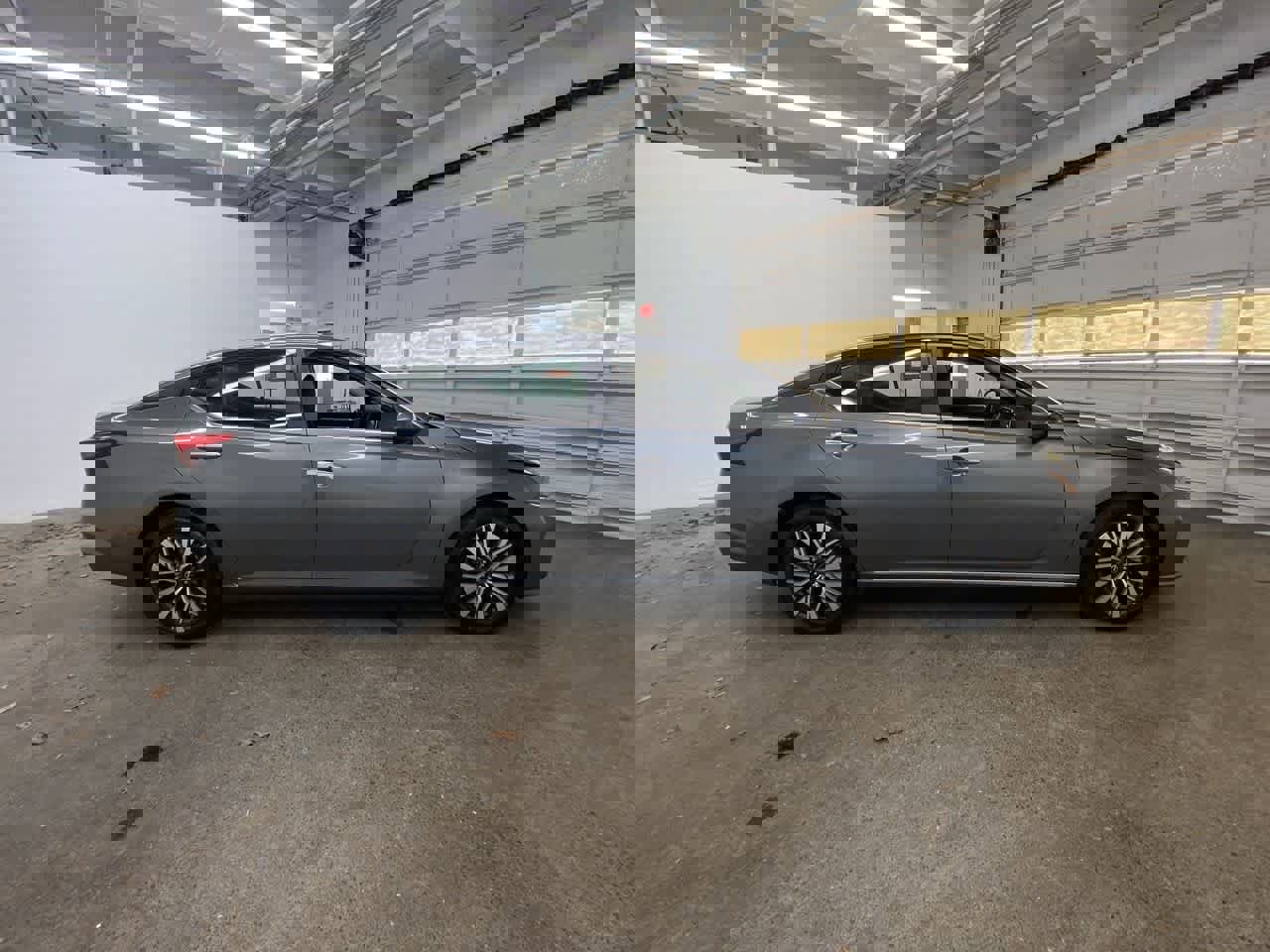 Used 2023 Nissan Altima 2.5 SV image 7