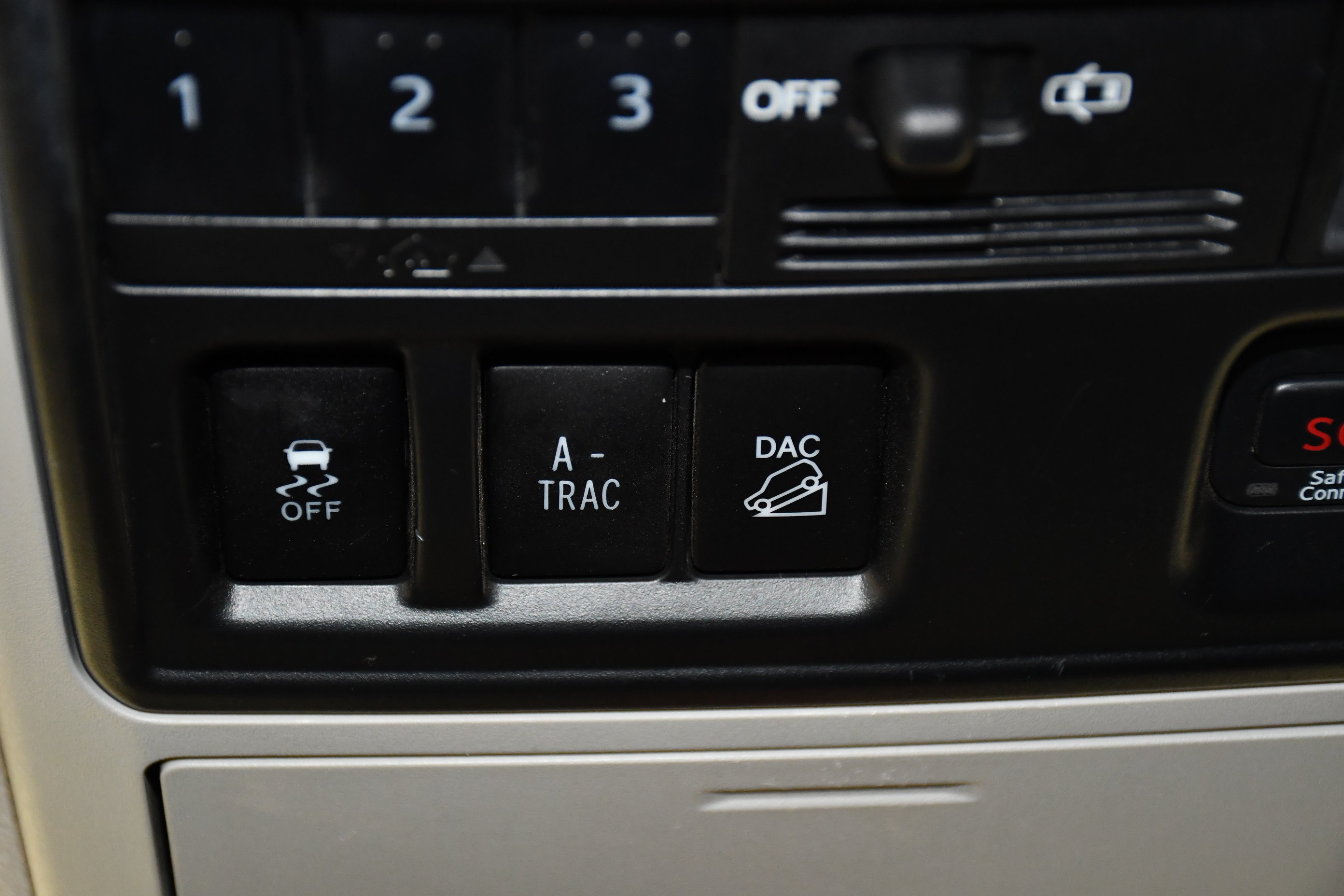 Used 2018 Toyota 4Runner Limited w/ Convenience Package AWD/4WD image 34