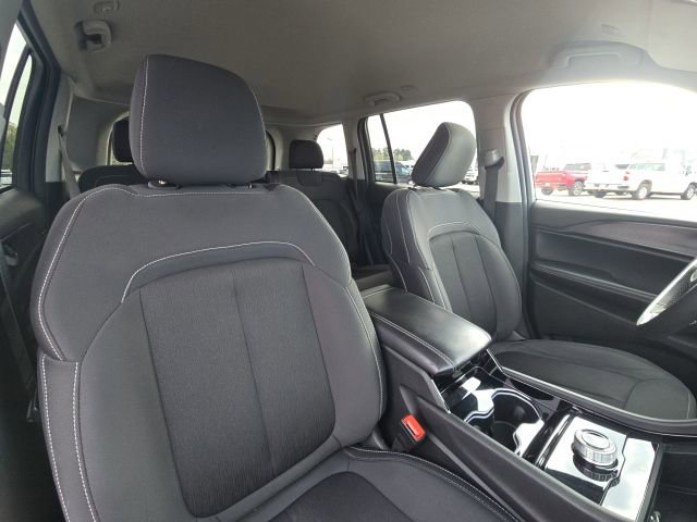 Used 2023 Jeep Grand Cherokee Laredo w/ Luxury Tech Group I RWD image 20