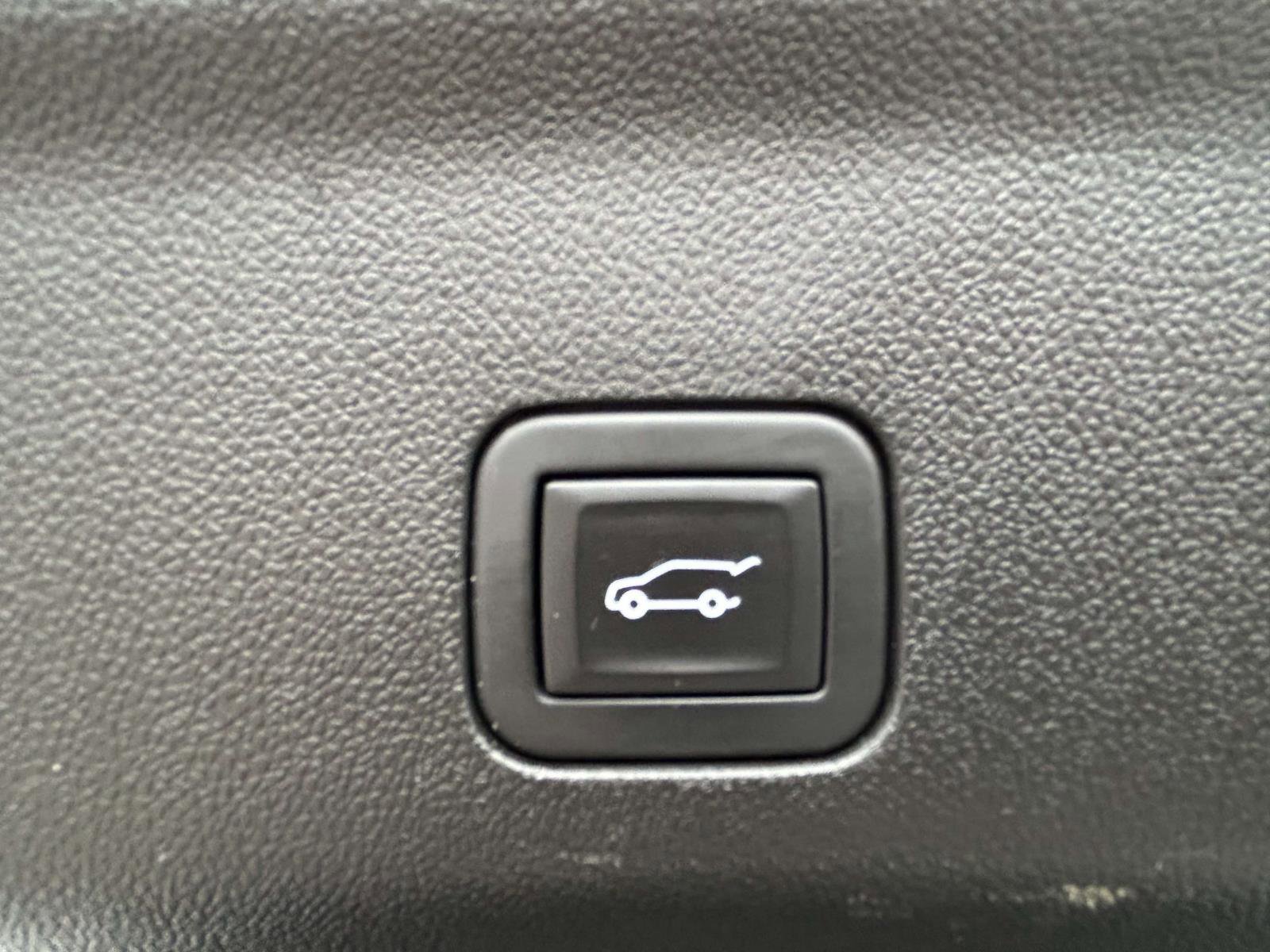 Used 2023 Chevrolet Tahoe LT AWD/4WD image 17