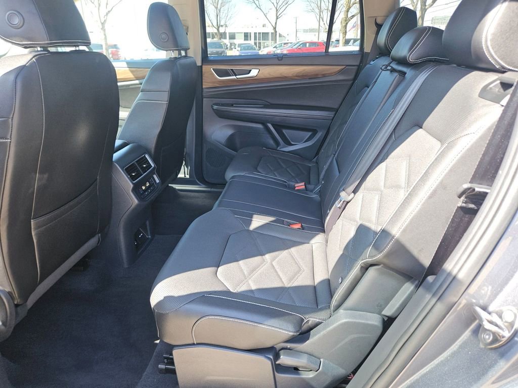 Used 2025 Volkswagen Atlas SE image 26