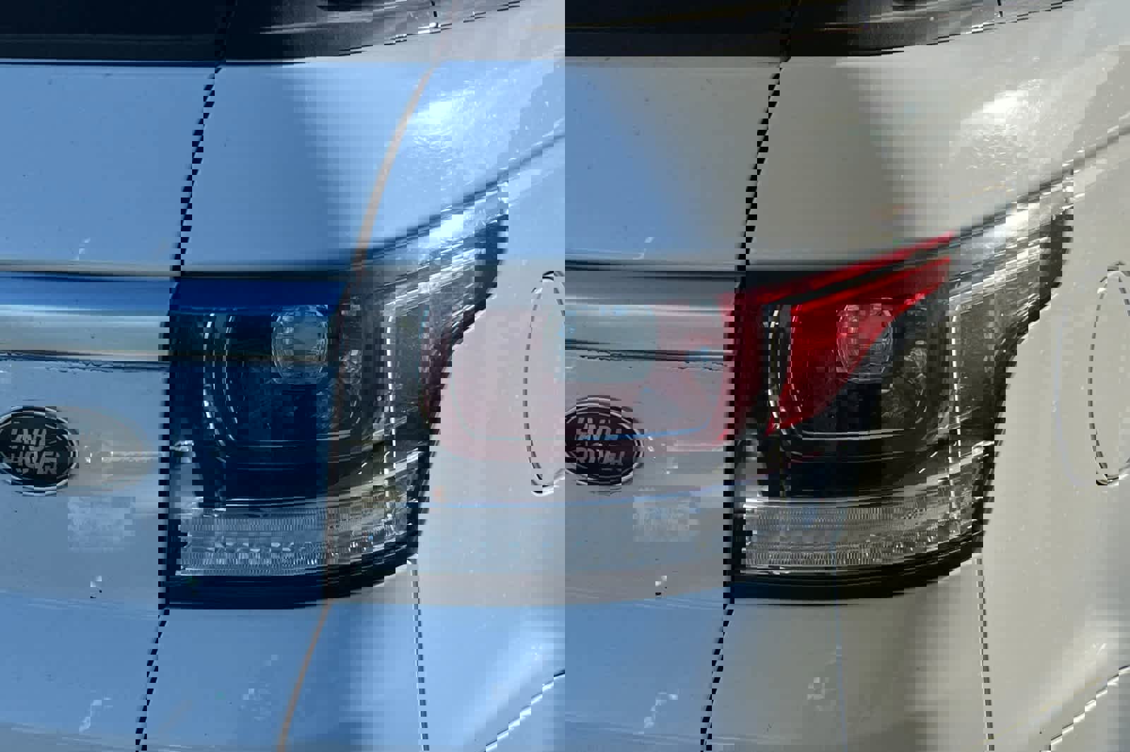 Used 2017 Land Rover Range Rover Sport SE image 18