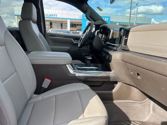 Used 2025 Chevrolet Silverado 1500 LTZ w/ LTZ Premium Package image 33