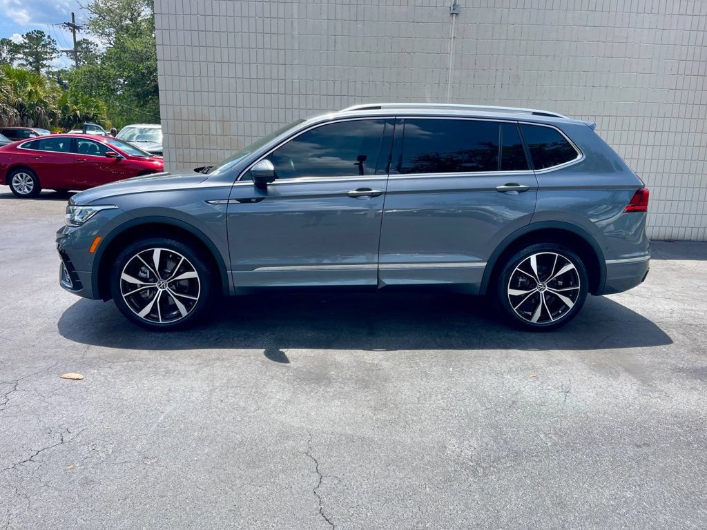 Used 2024 Volkswagen Tiguan SEL R-Line AWD/4WD image 2