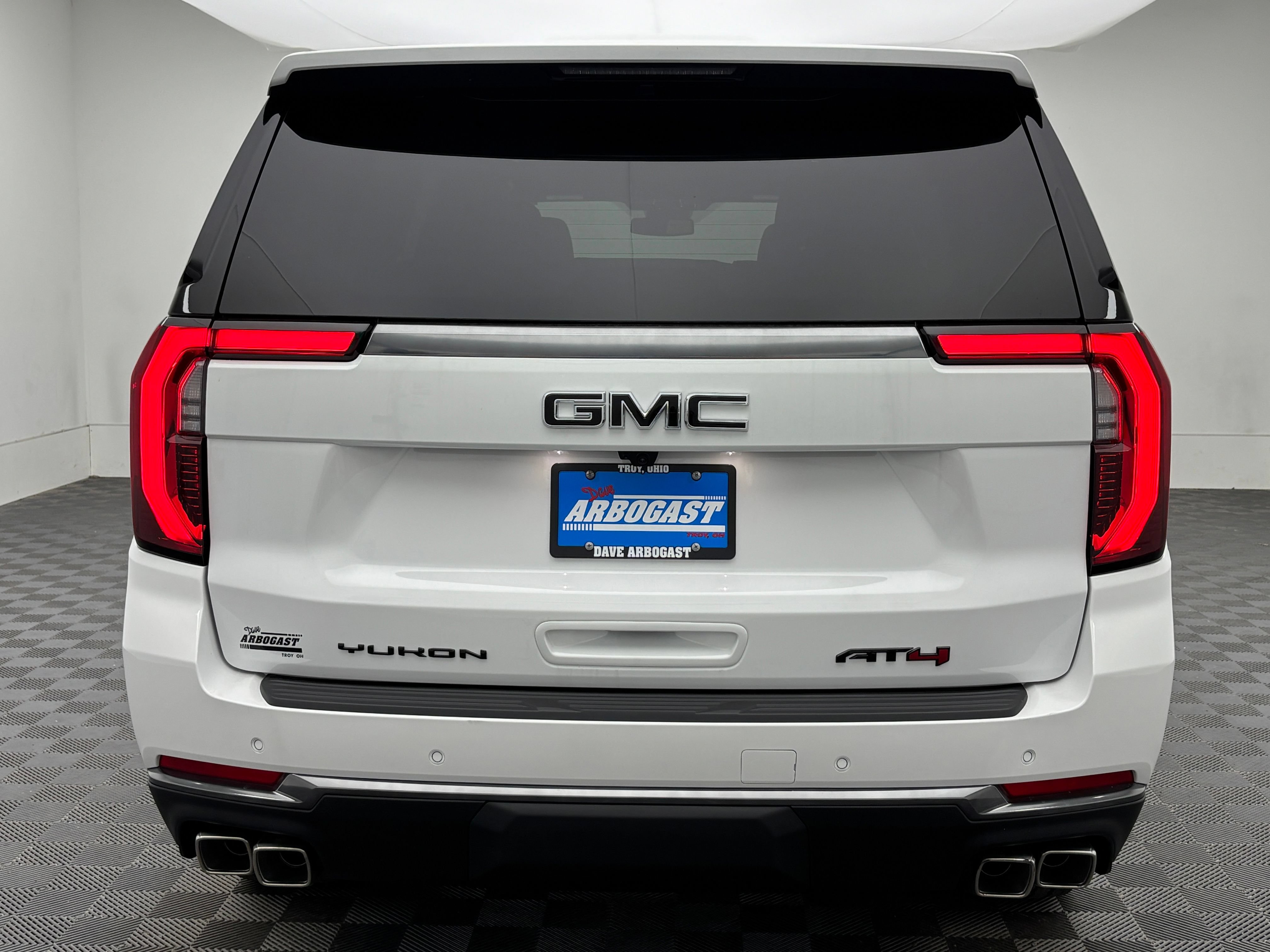 New 2026 GMC Yukon XL AT4 w/ AT4 Preferred Package AWD/4WD image 11