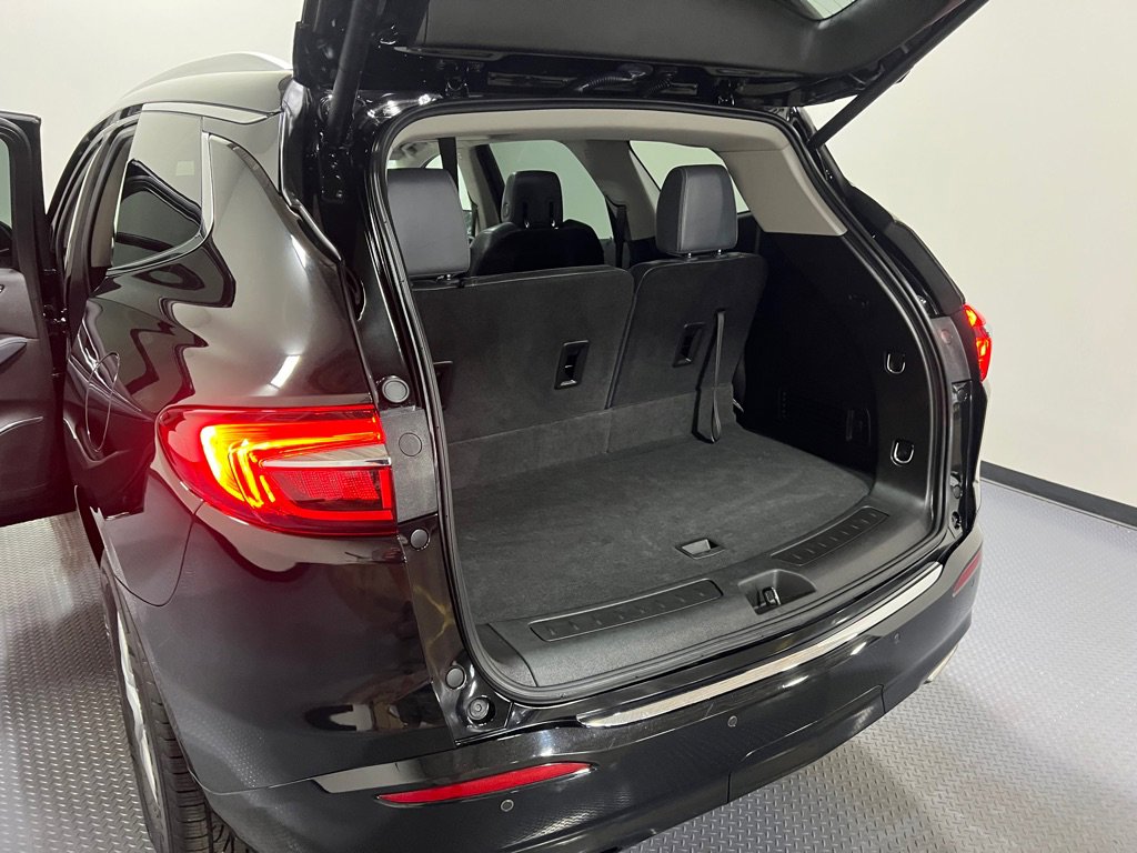 Used 2018 Buick Enclave Essence image 12