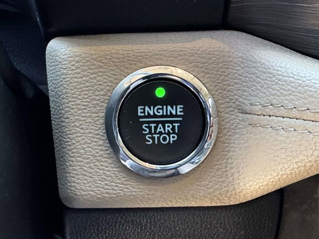 Used 2022 Ford Expedition Max Limited image 8