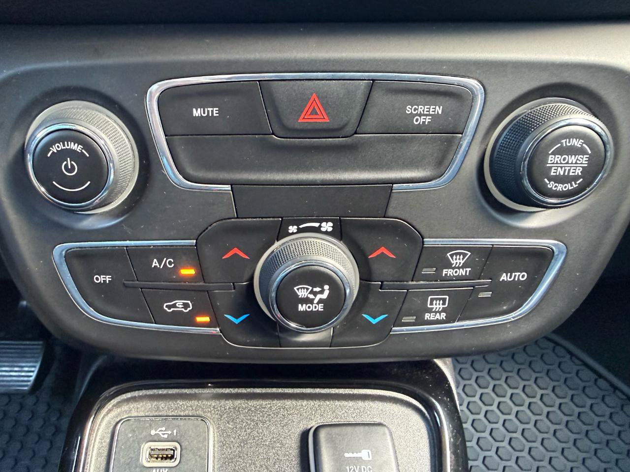 Used 2020 Jeep Compass Latitude FWD image 27