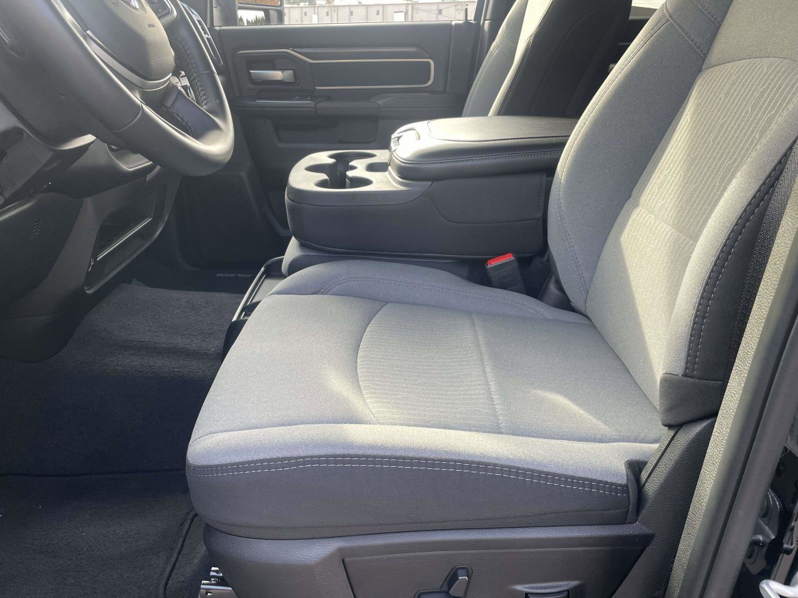 Used 2024 RAM 2500 Big Horn w/ Safety Group image 17