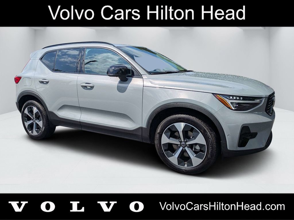 Certified 2026 Volvo XC40 B5 Plus AWD/4WD video 1