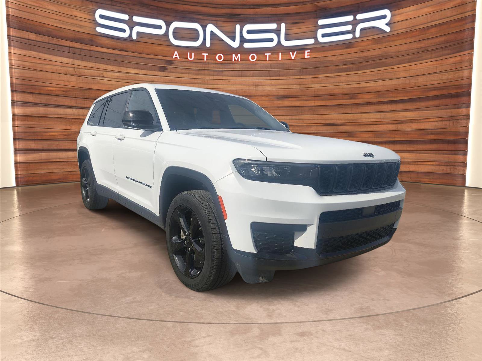 Used 2024 Jeep Grand Cherokee L Altitude AWD/4WD image 9