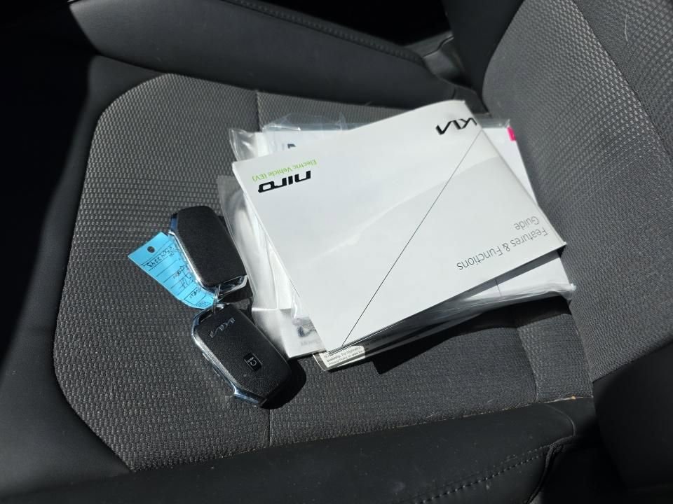Used 2023 Kia Niro Wind FWD image 11
