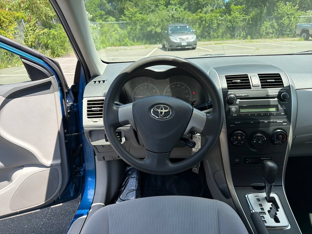 Used 2010 Toyota Corolla LE FWD image 13