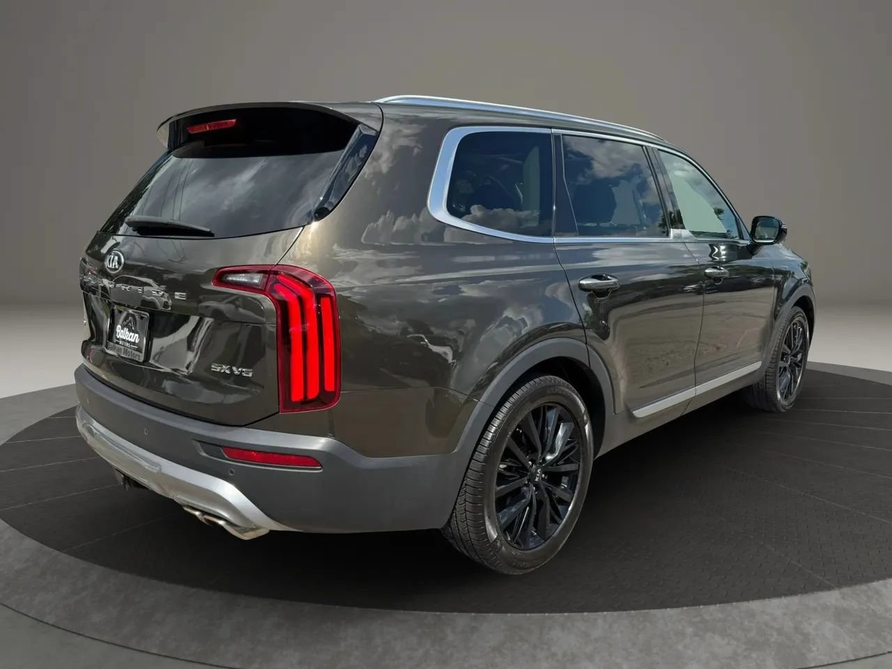 Used 2020 Kia Telluride SX w/ Towing Package AWD/4WD image 3