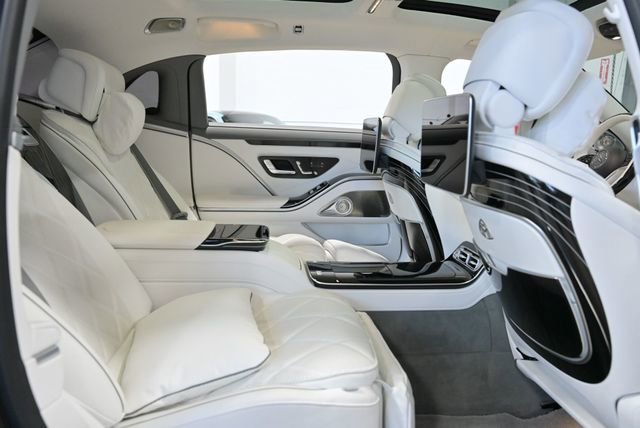 Used 2024 Mercedes-Benz Maybach S 680 Maybach S 680 4MATIC Sedan image 43