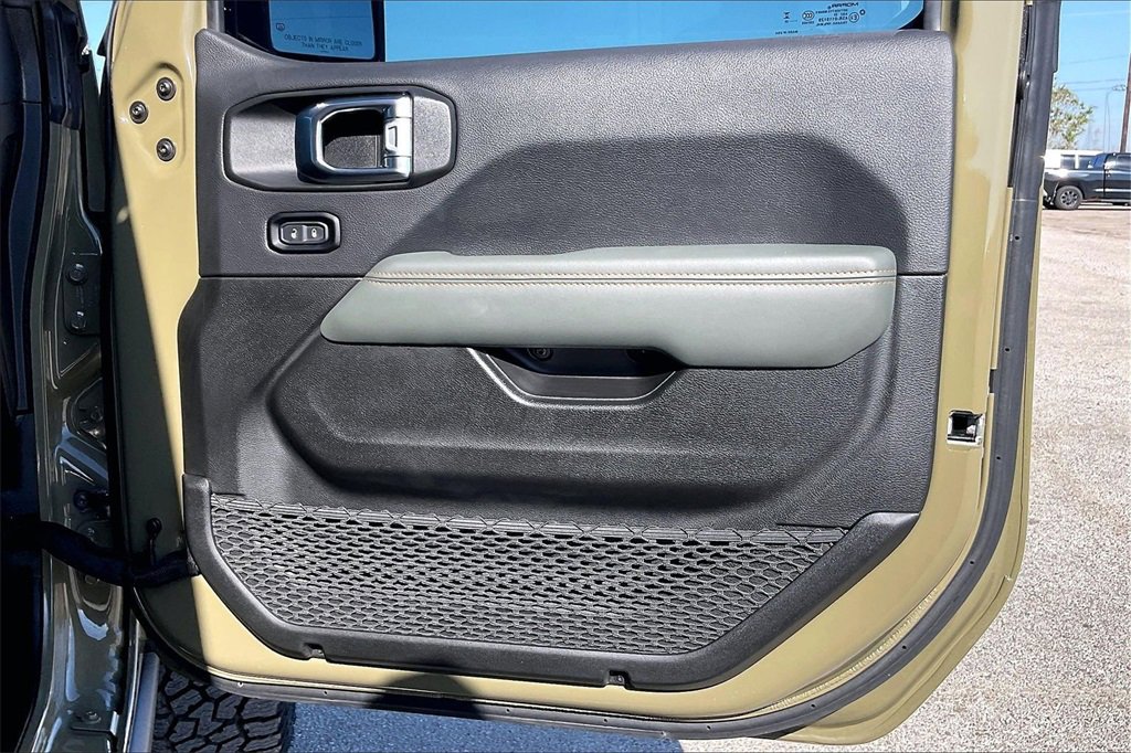 Used 2025 Jeep Gladiator Mojave image 29