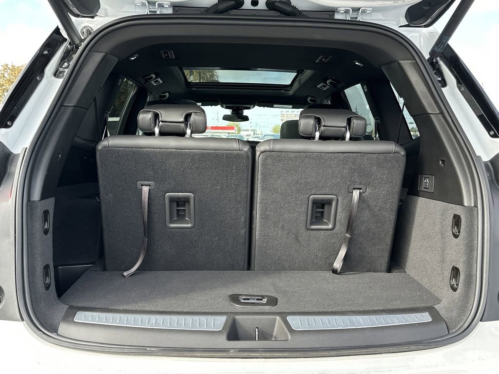 New 2025 Cadillac XT6 Luxury FWD image 31
