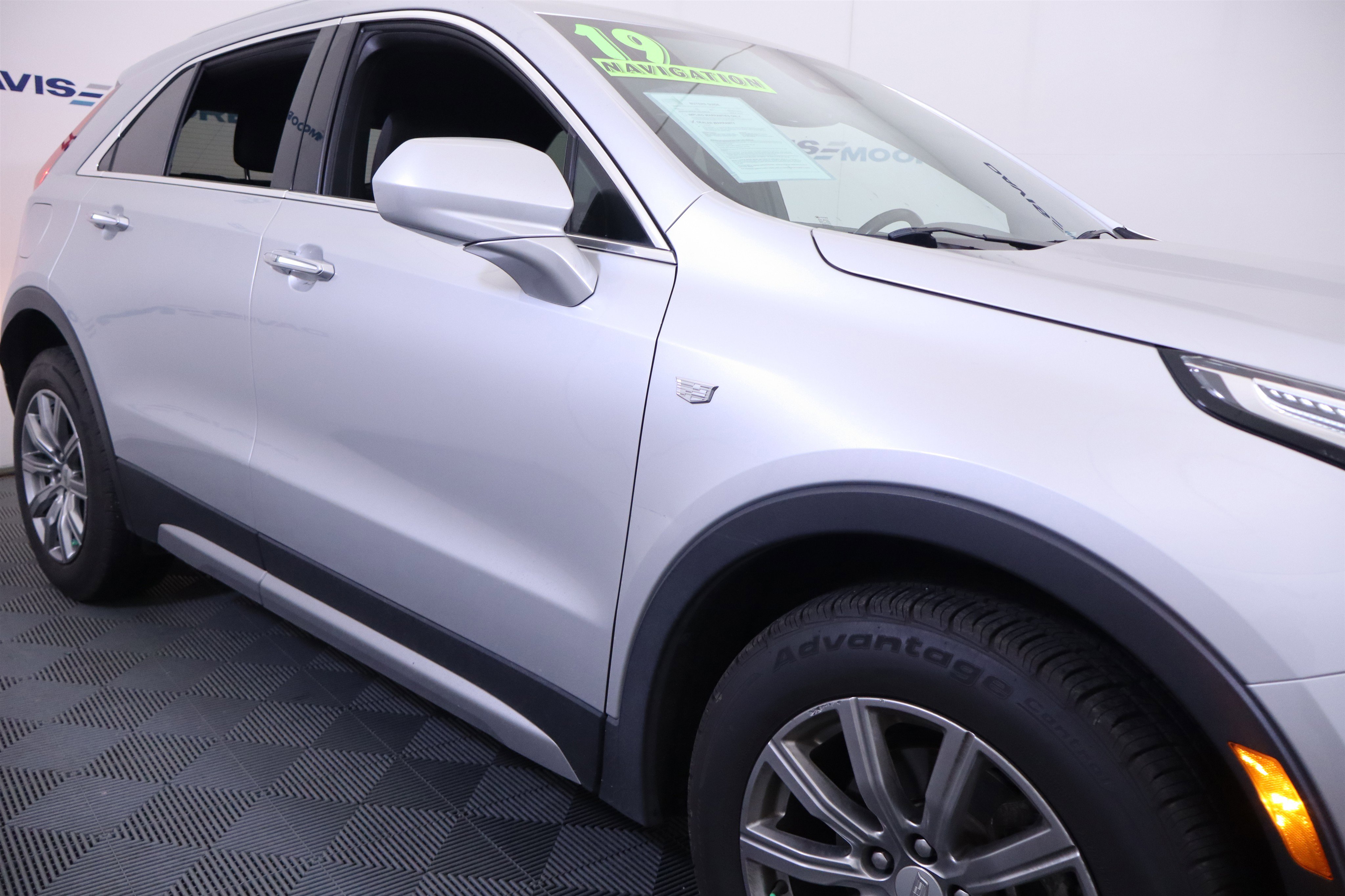 Used 2019 Cadillac XT4 Premium Luxury w/ Cold Weather Package AWD/4WD image 4